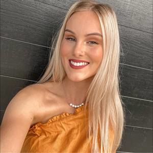 Meet your Posher, Monique